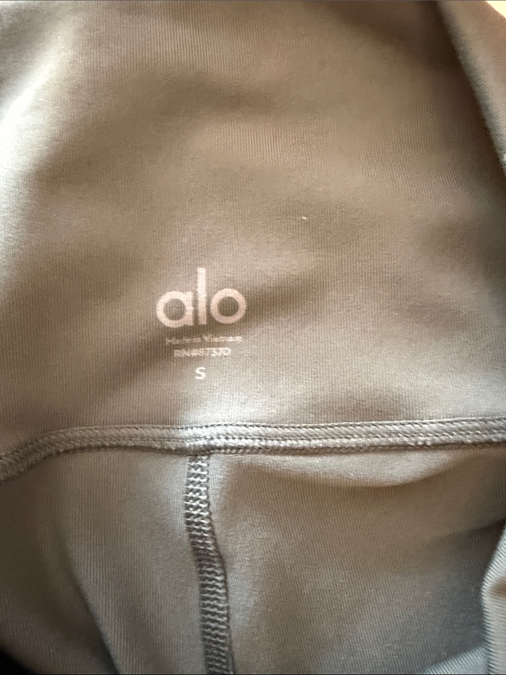 Alo  Olive Green High-Waist Leggings like new never in drier - Picture 4 of 4